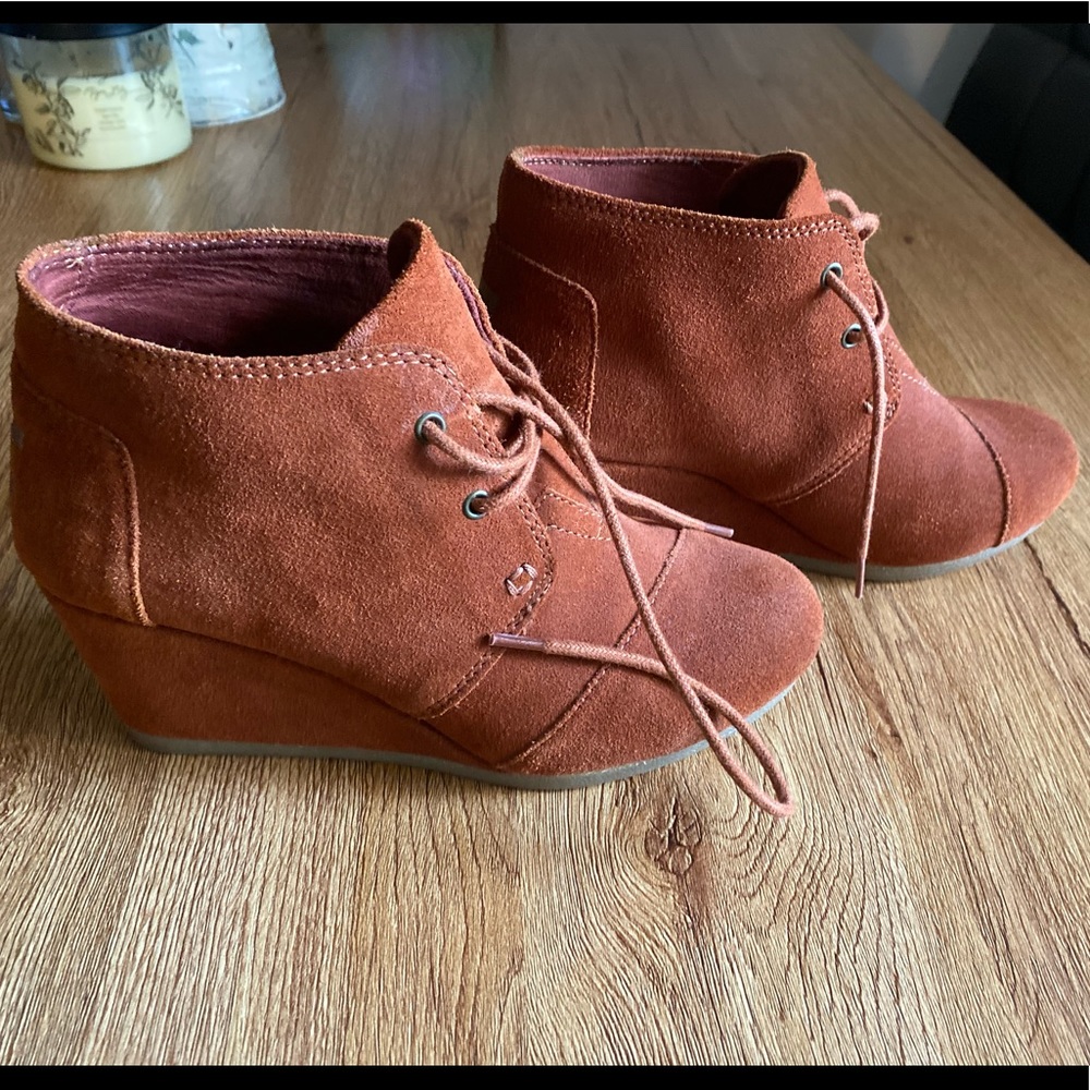 Toms wedges